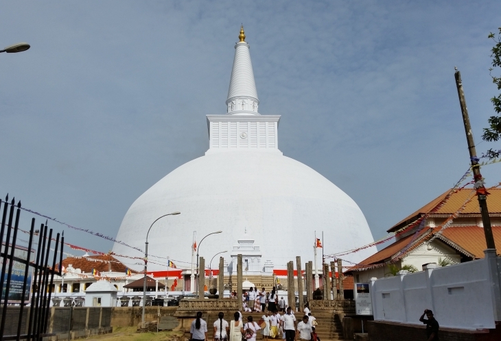 Ruwanweli Seya