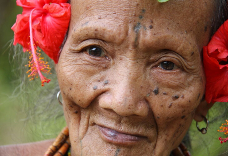Les hommes-fleurs, chasseurs-cueilleurs de Siberut