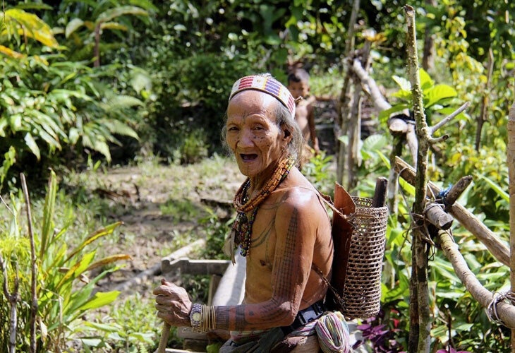 Les hommes-fleurs, chasseurs-cueilleurs de Siberut
