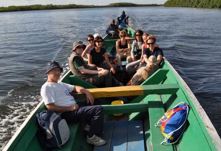 Pirogue sur le lac Retba,