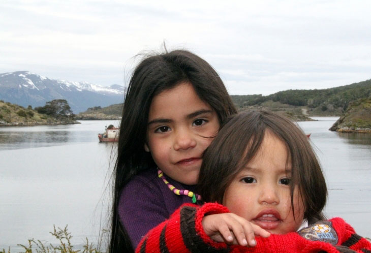 Communauté Yagan : derrière, Ushuaïa plein... nord !