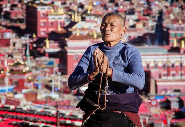 Foi, prières, et recueillement... au cœur de la culture khampa