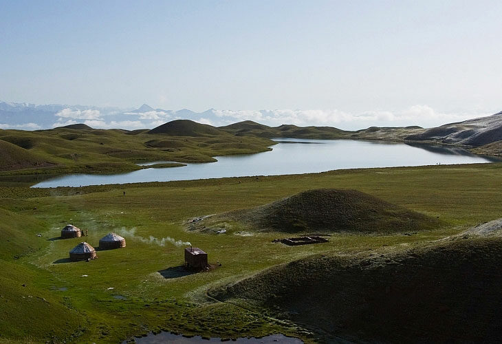 Votre yourte ? La plus près du Lac !