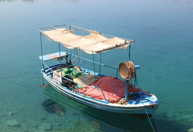 Bateau de pêche sur l'Adriatique