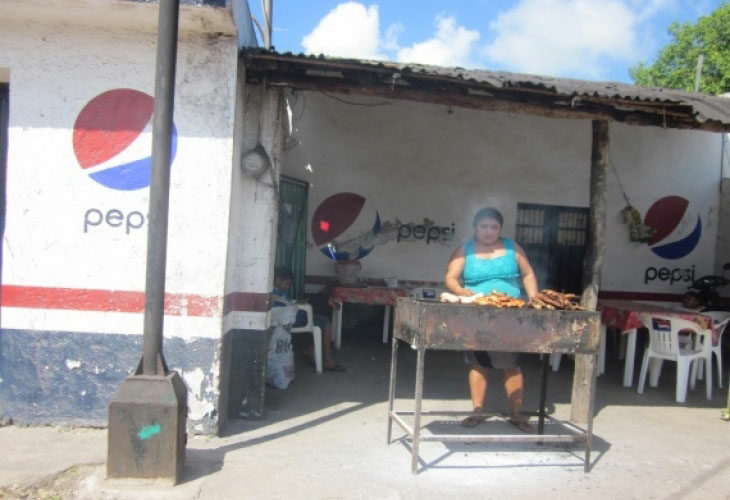 Dégustations de la gastronomie mexicaine chez des familles mayas