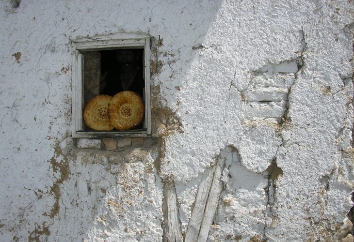 Dans les rues des villes en Ouzbékistan