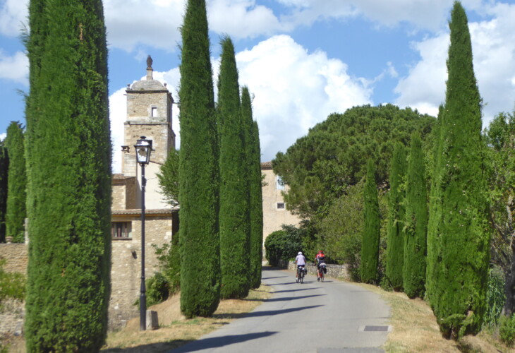 P1150036 Ventoux - Maubec (Montée vers la Tour)