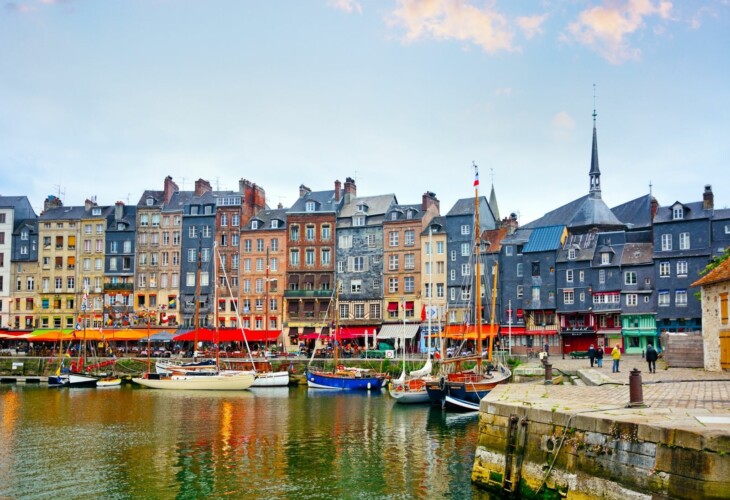 Honfleur port maisons colorees