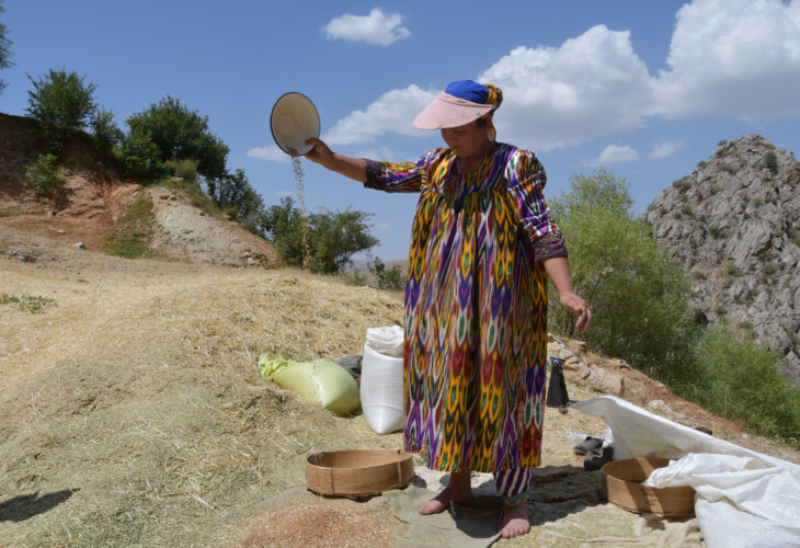 OUZBEKISTAN-femme-vanage