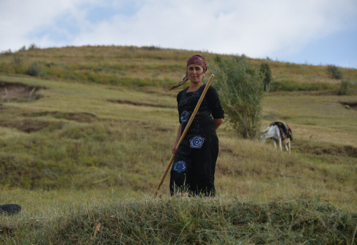 OUZBEKISTAN-paysanne-Sarchasma