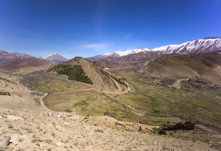 Maroc-Ait-Bouguemez-paysage-vallee-montagne-sommets